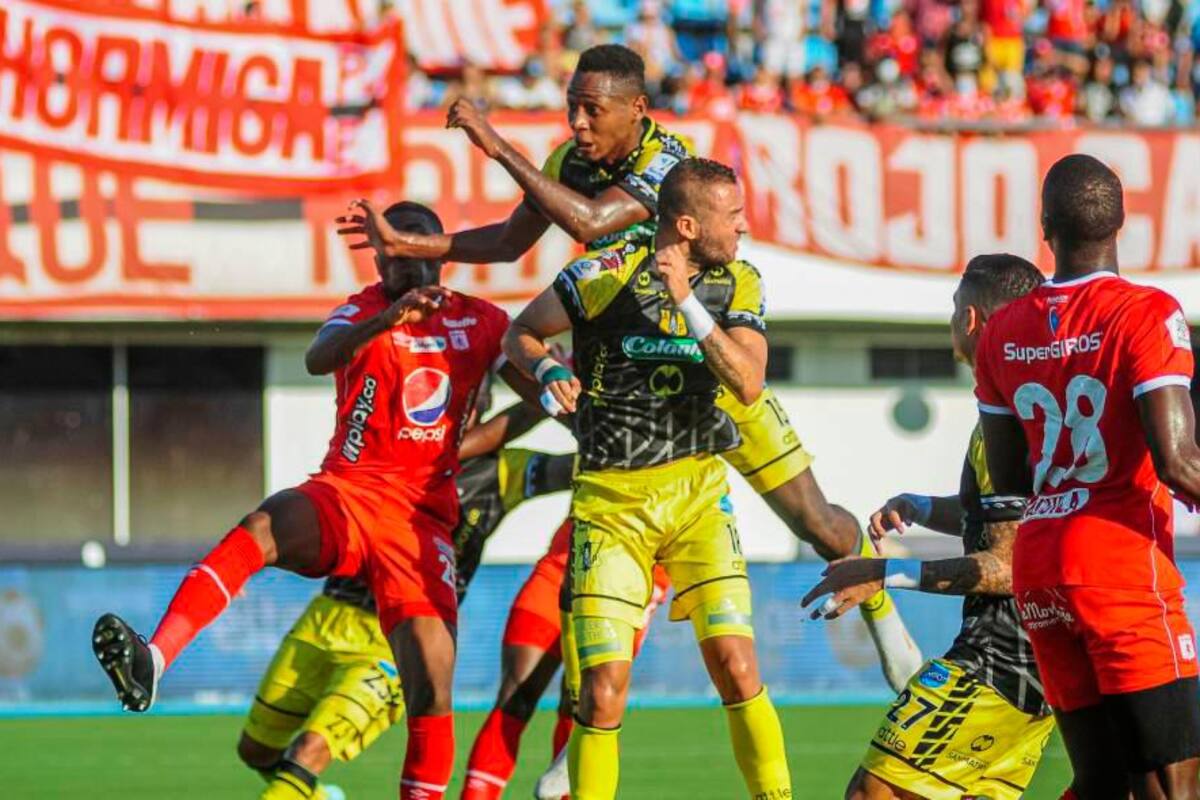 América cayó ante Petrolera y complica sus aspiraciones