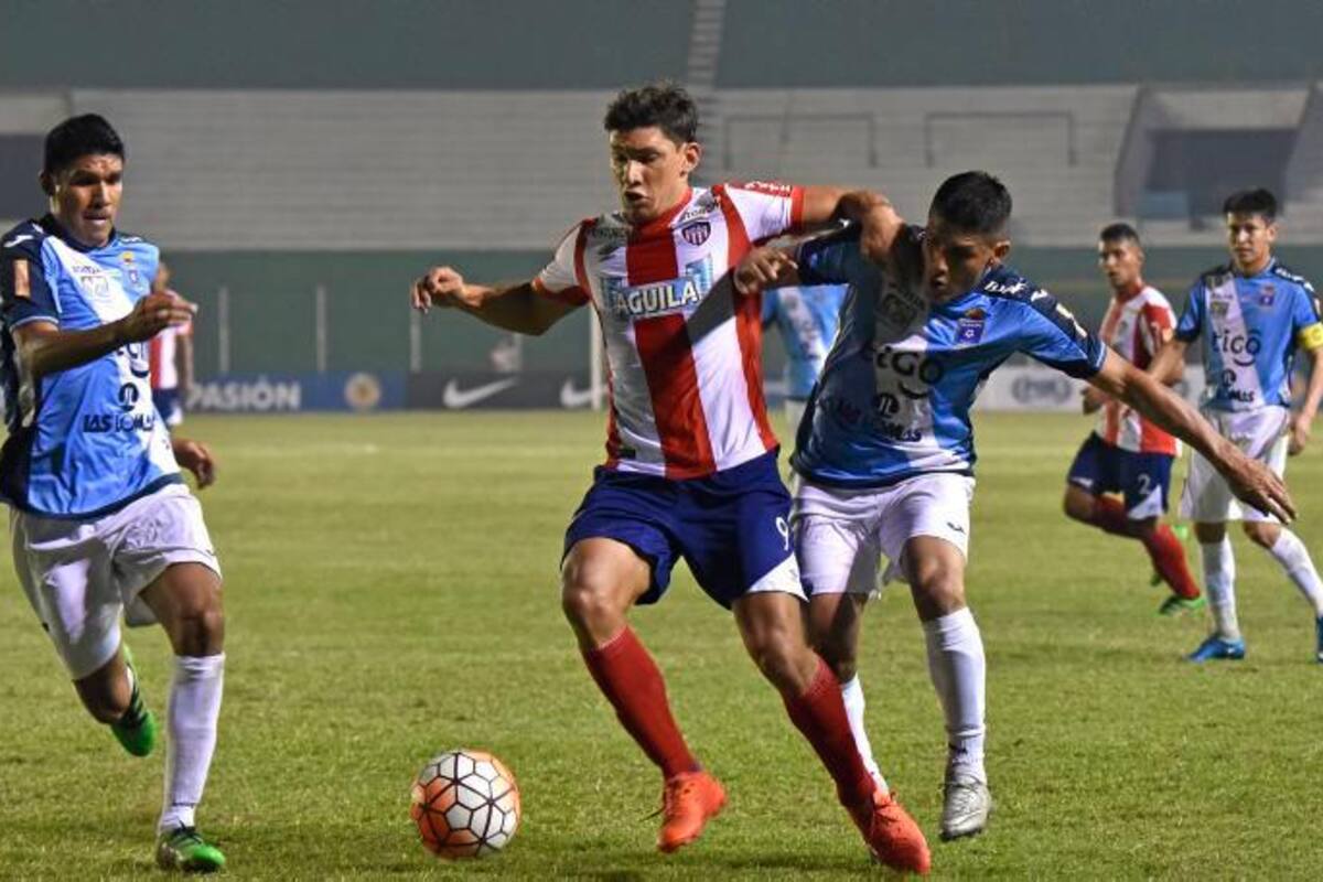 Plasma a cambio de cuotas gratis y acciones de un club de fútbol boliviano