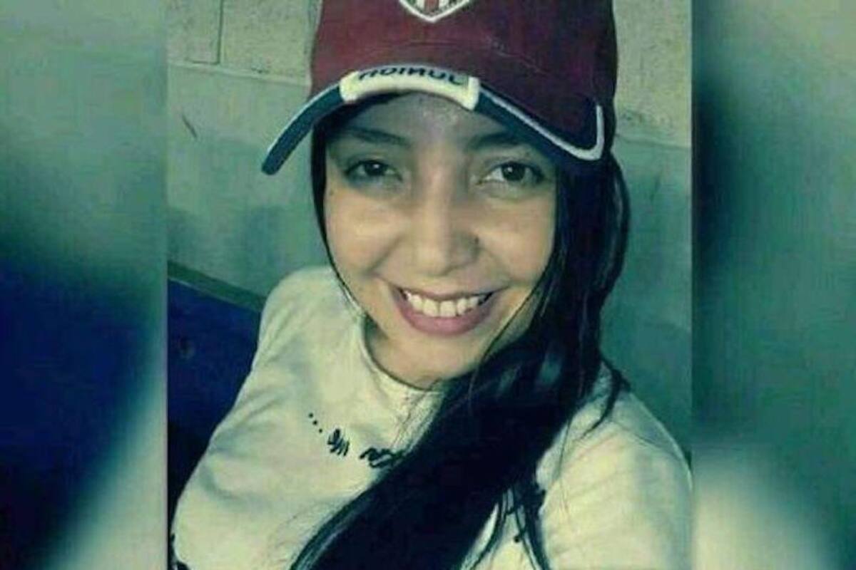 Hombre golpeó con un martillo y luego asfixió a su mujer