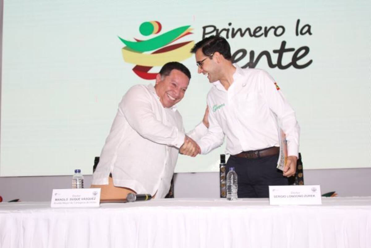 Manuel Vicente Duque, alcalde de Cartagena, y Sergio Londoño Zurek, exalcalde encargado de La Heroica. KAILLINE GIRALDO - EL UNIVERSAL