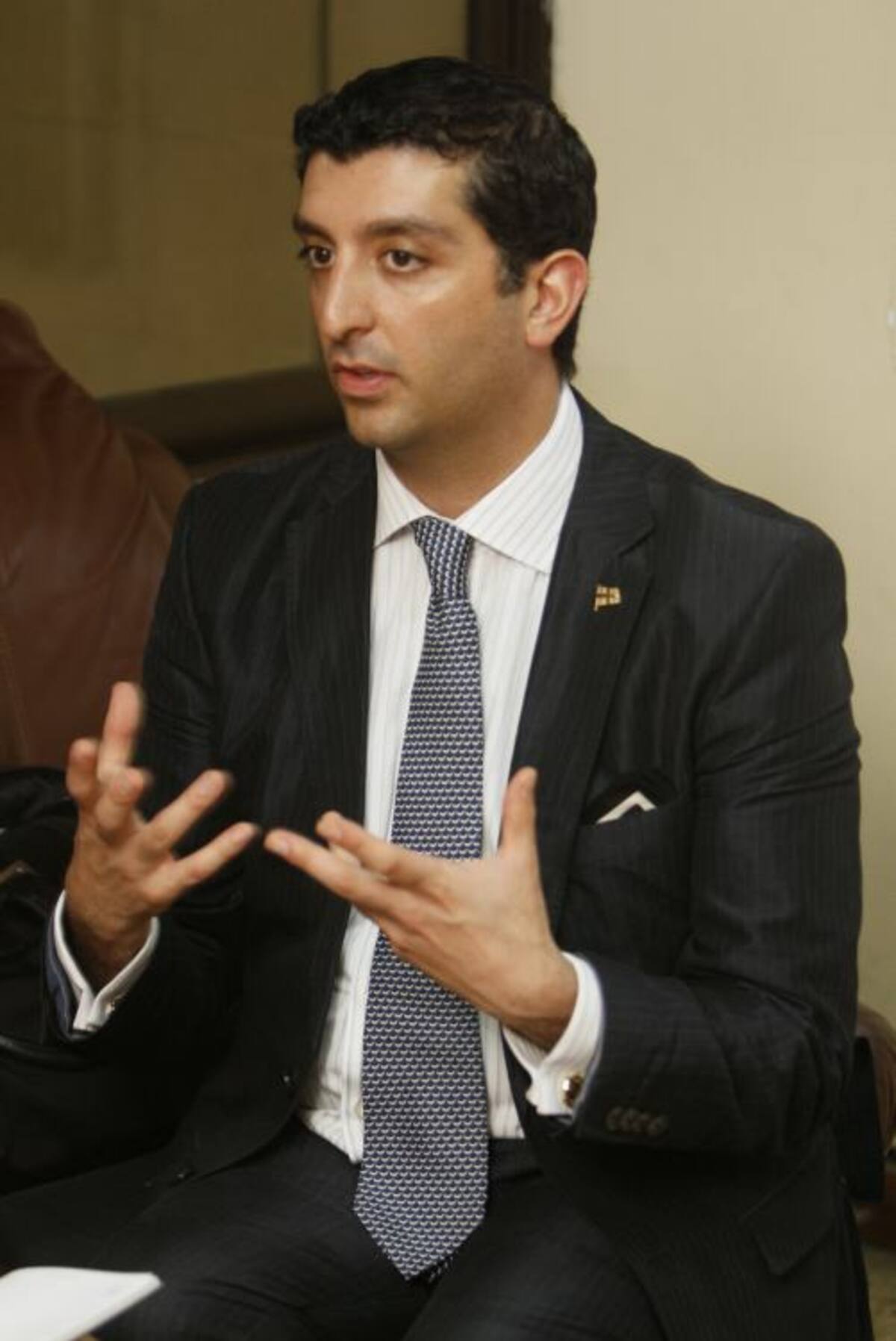 Babak Zolfaghary, consejero de la oficina de Inmigración de Québec. Julio Castaño