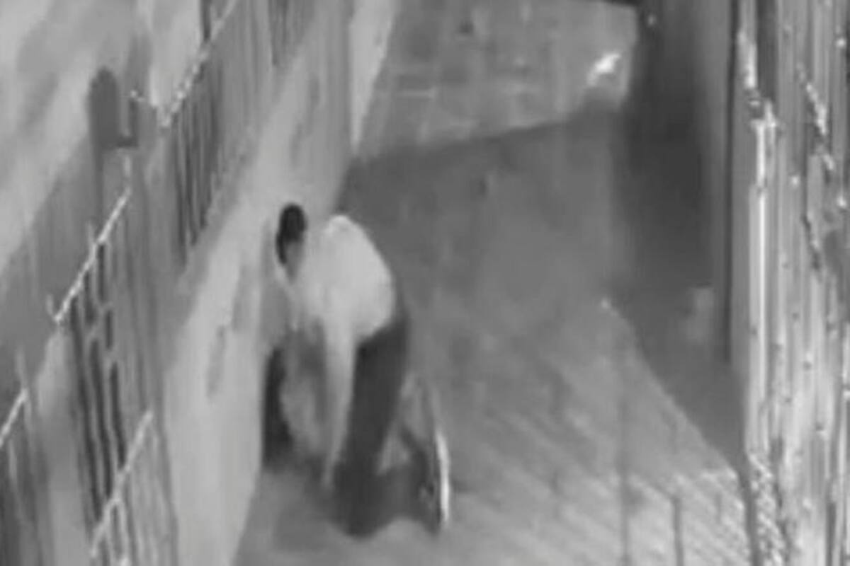 Video: brutal golpiza a una mujer por parte de su expareja en Malambo