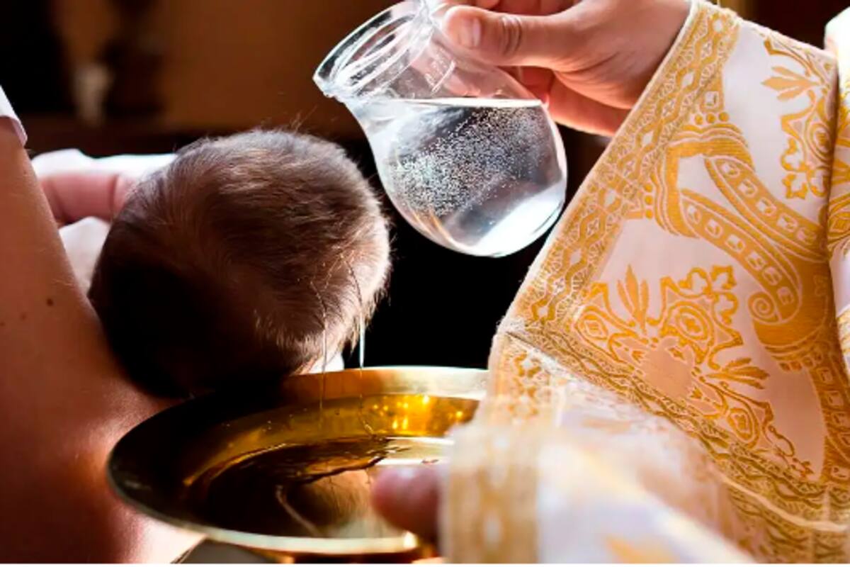 En Italia, suspendieron la presencia de padrinos en los bautizos