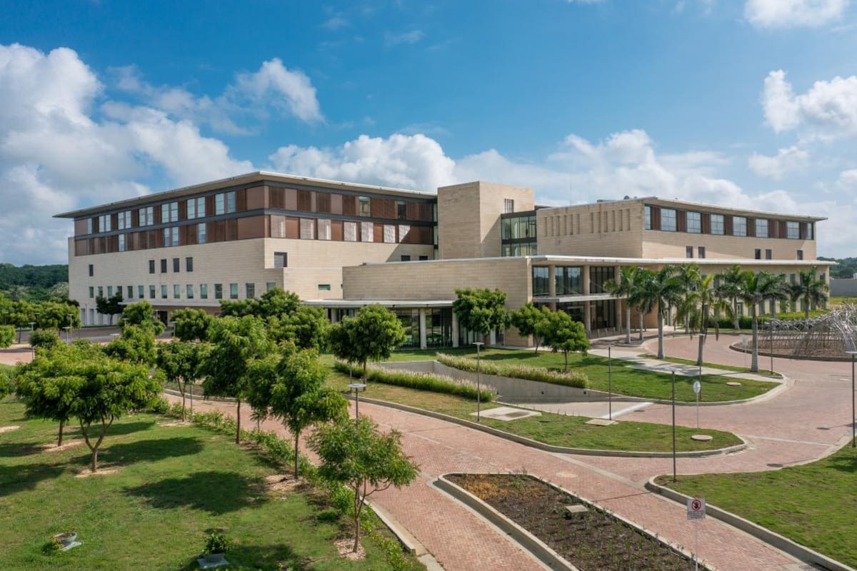 Centro Hospitalario Serena del Mar: atención integral humanizada