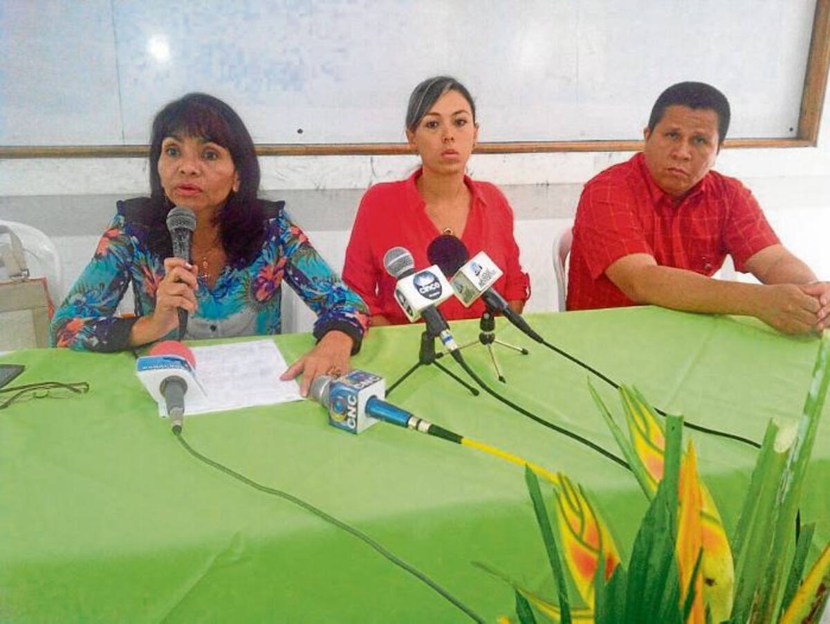 Alba Durango, rectora; María Virginia Lorduy, secretaria general, y Jairo Torres, consejero.