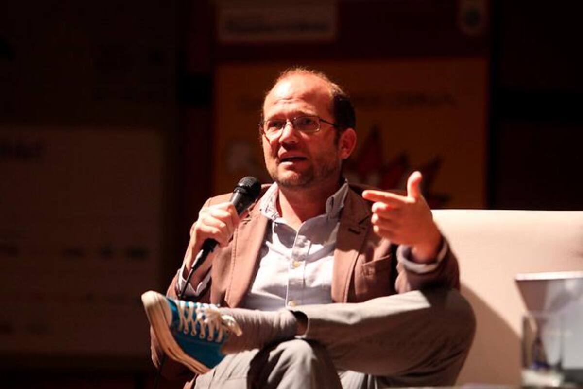 SIC abre indagación a Daniel Samper por trino sobre familia de Duque