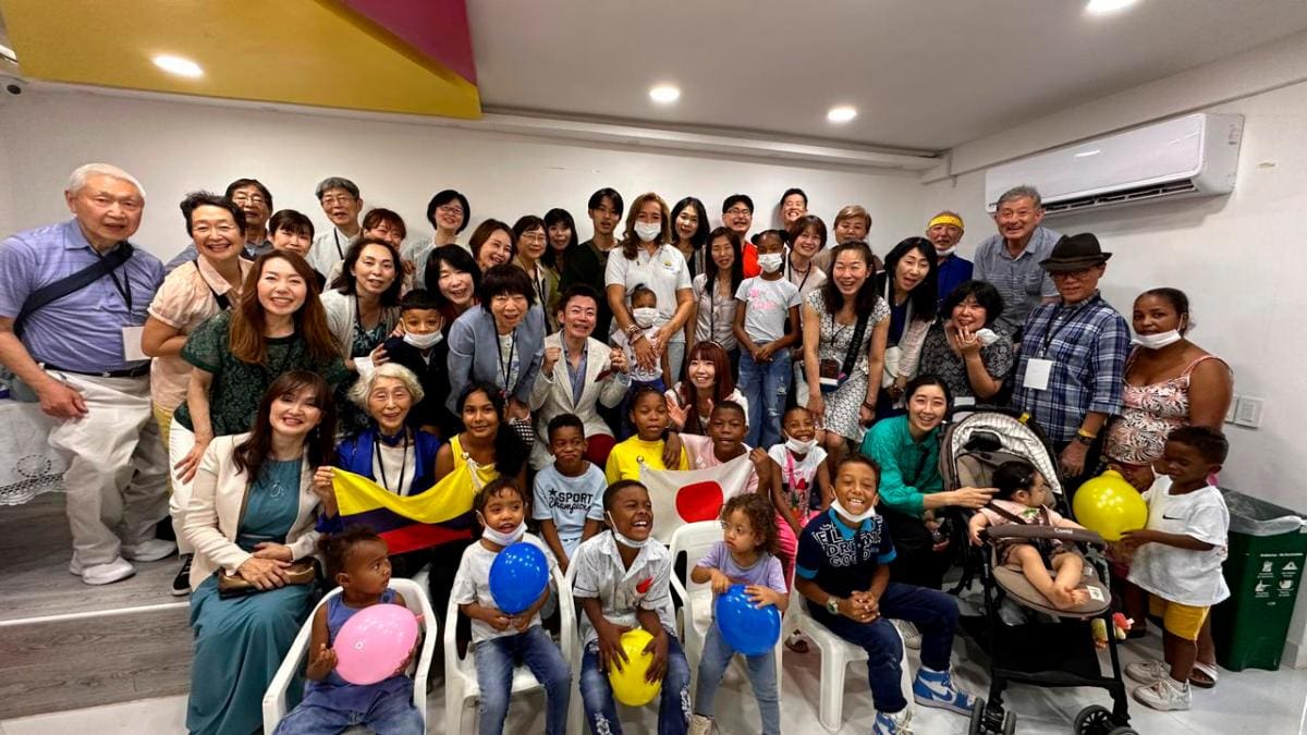 En el encuentro estuvieron los empresarios japoneses, los niños y sus mamás. // Foto: Cortesía
