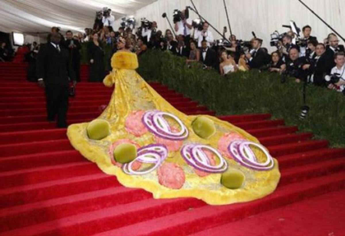 Memes del vestido de Rihanna.