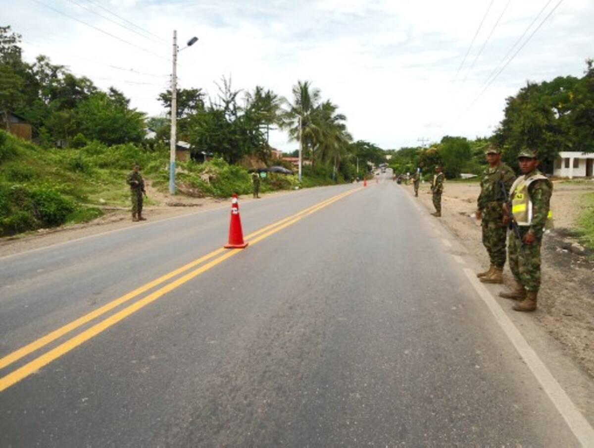 El Batallón de Fusileros de Infantería de Marina Nº3 están garantizando la seguridad en la Troncal de Occidente, a la altura de El Carmen de Bolívar. LILA LEYVA - EL UNIVERSAL