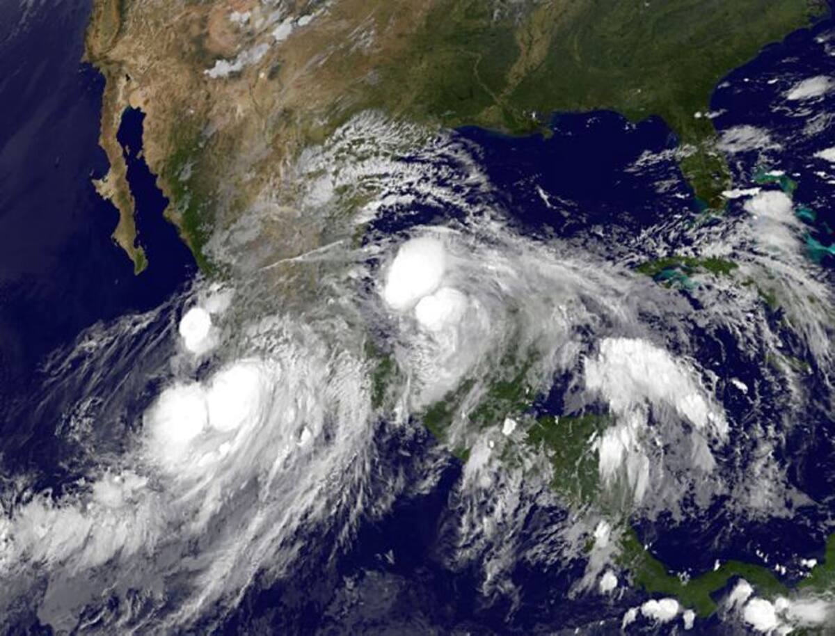 El huracán Ingrid llegaría a tierras aztecas el lunes. AP