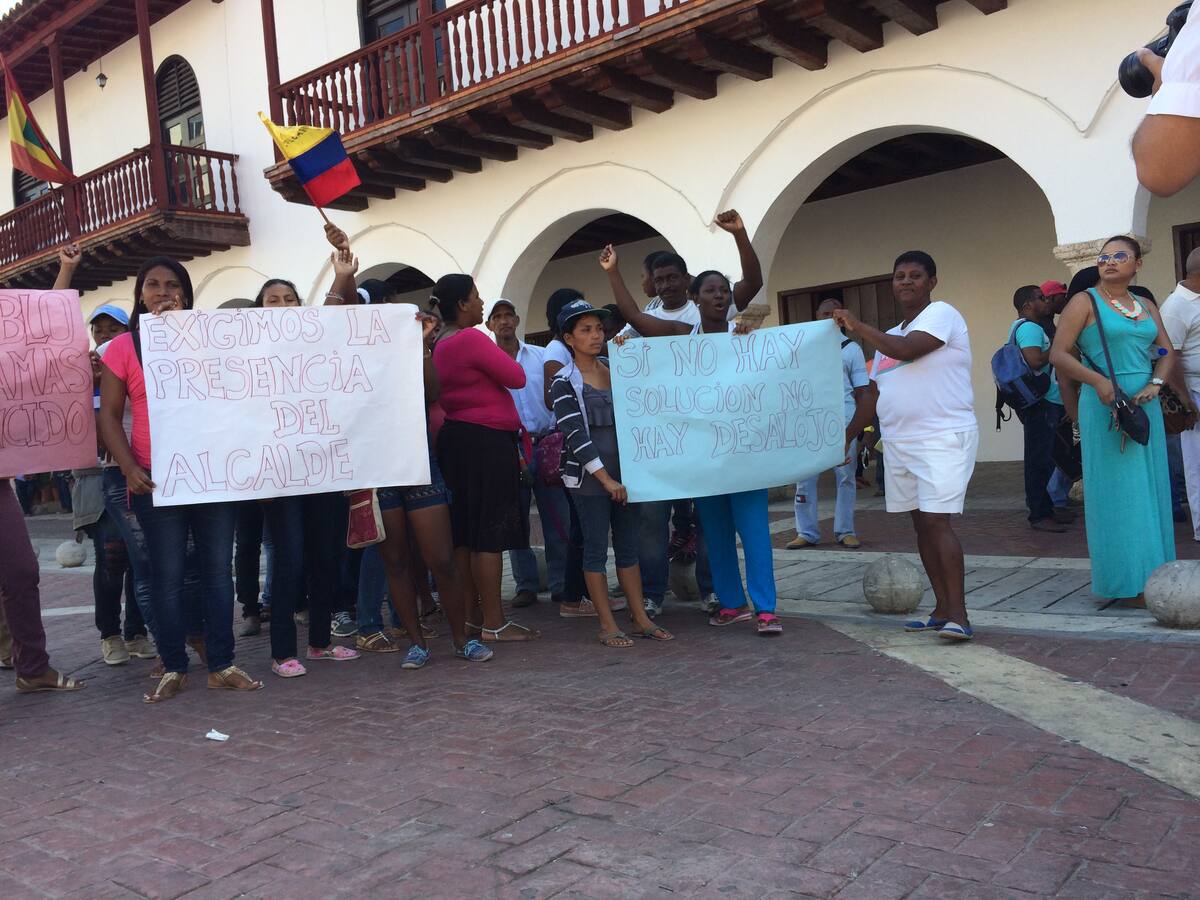 Los manifestantes exigen soluciones al gobierno local. JAIRO CÁRDENAS - Q'HUBO