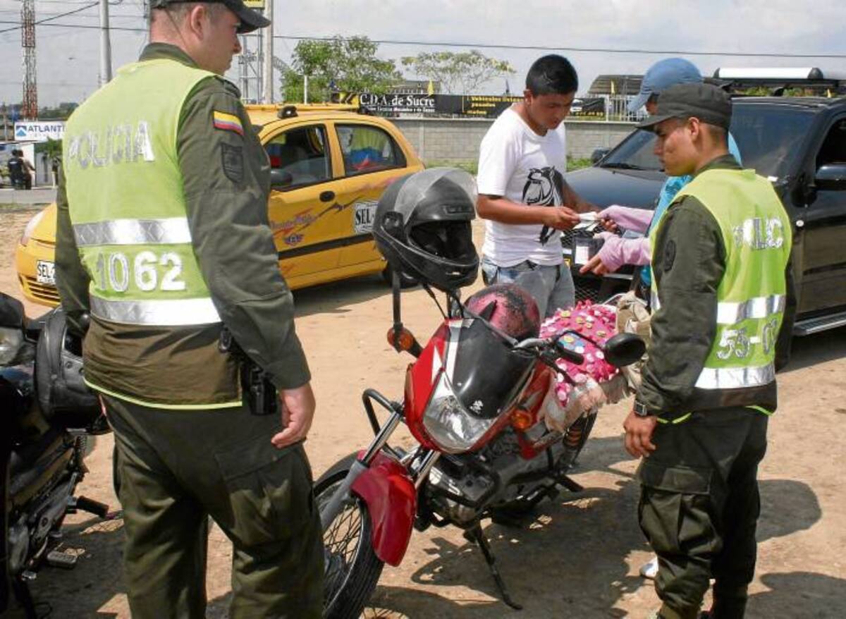 Las autoridades pidieron a los motociclistas cumplir todos los requisitos de Ley.