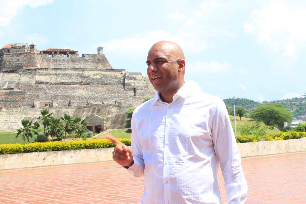 Senador se suma a pedido de vacunación masiva para Cartagena