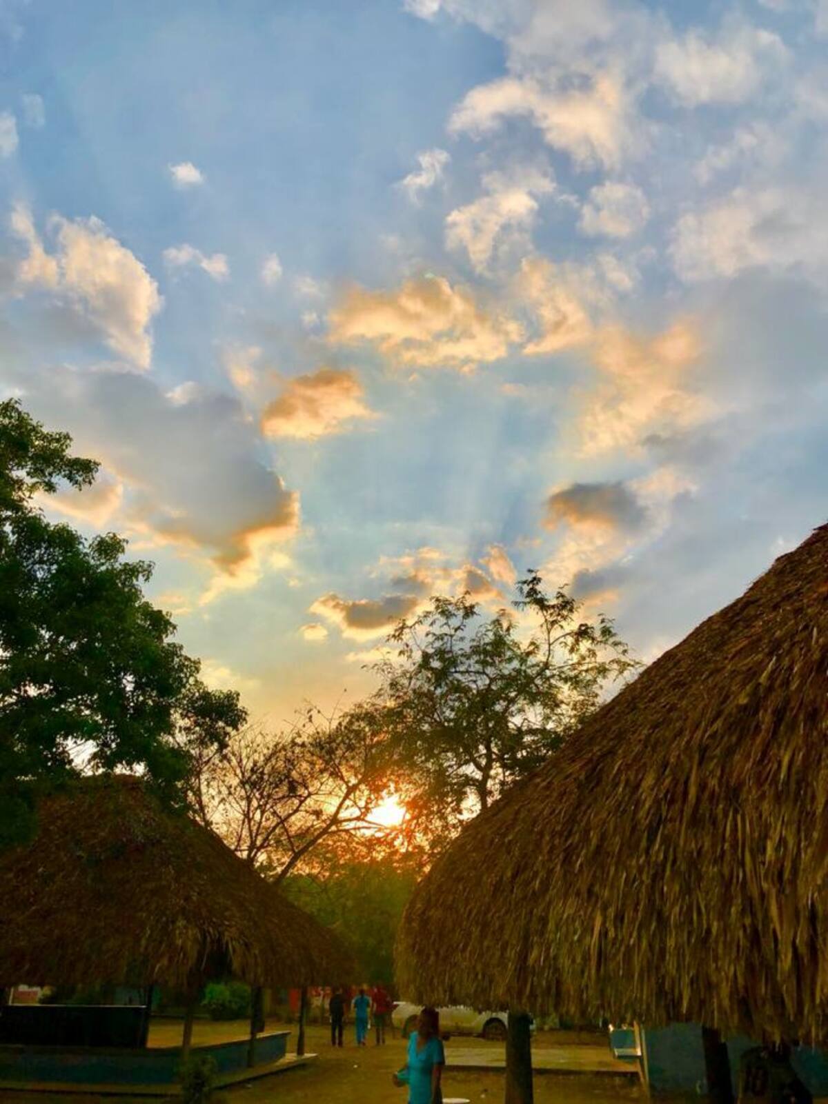 VÍCTOR HUGO MORA MENDOZA