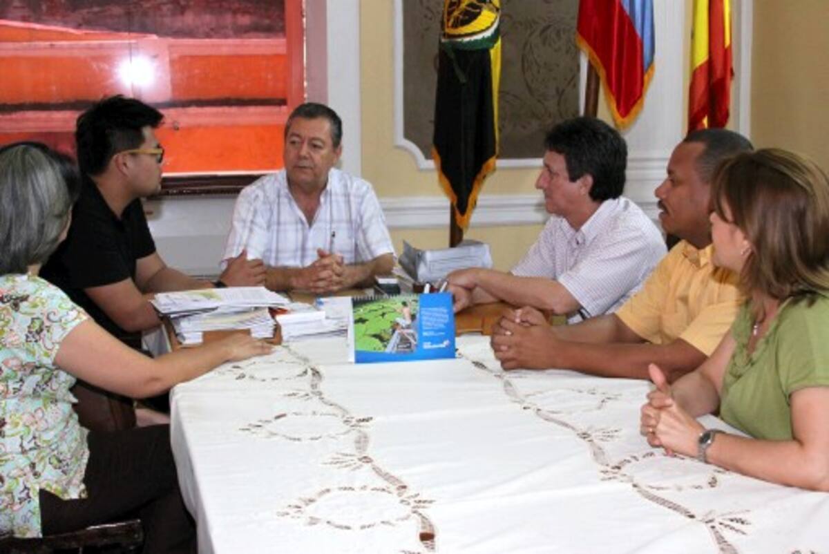 Jian Boqun se reunió con la directiva de Unicartagena Cortesia