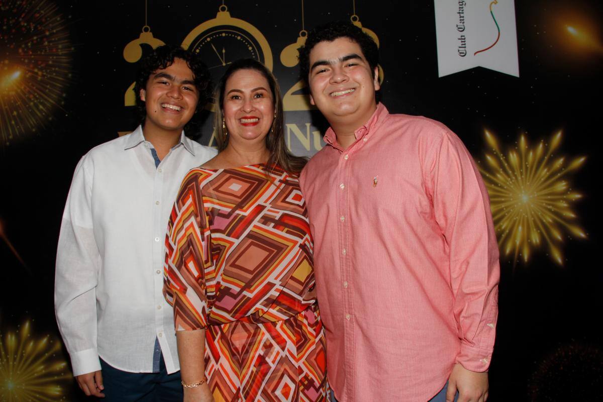 Germán Romero, Gloria Acosta y Juan Sebastián Romero.