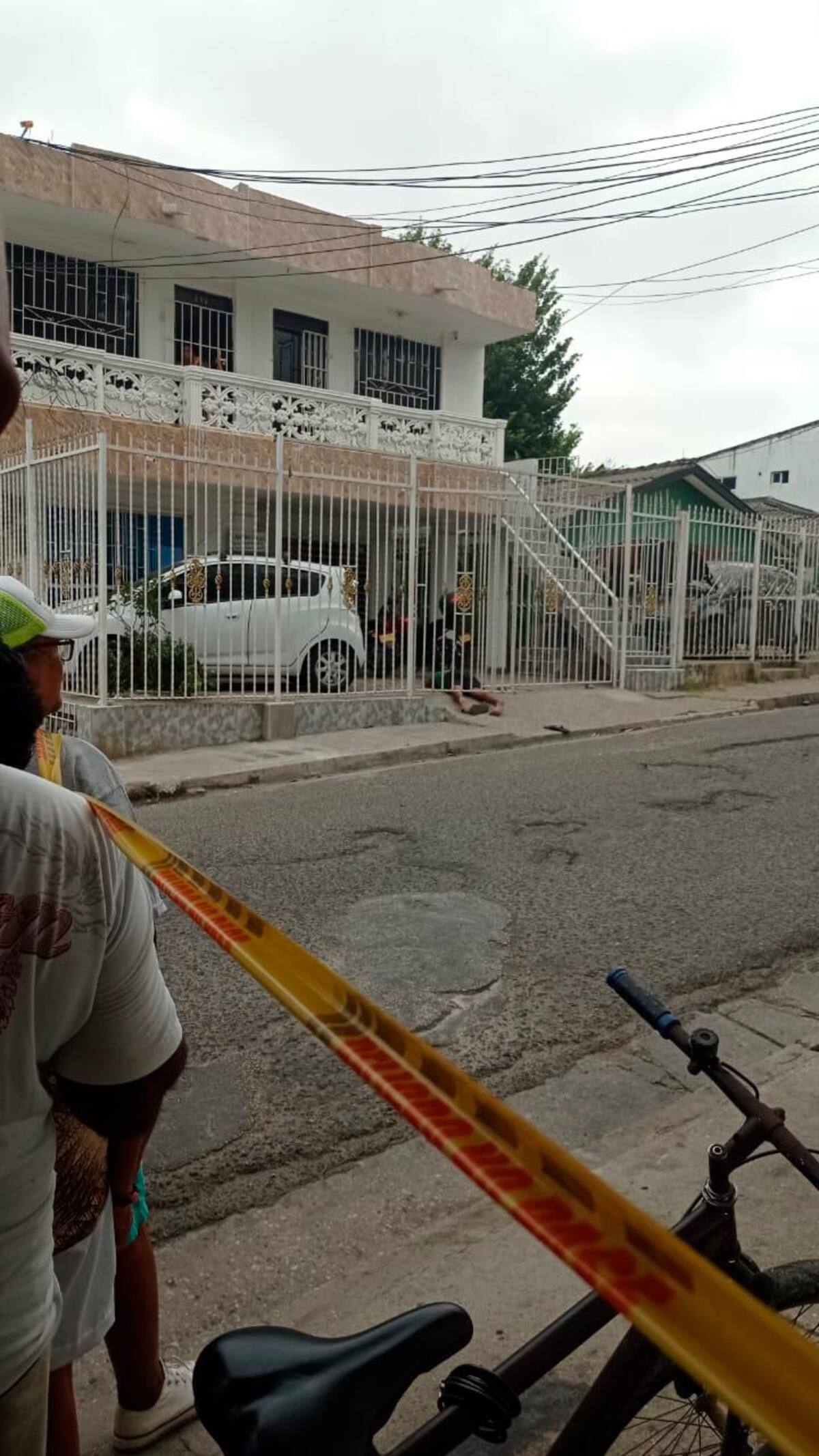 En la puerta de una casa, en Daniel Lemaitre, asesinaron a Frank Ahumada.