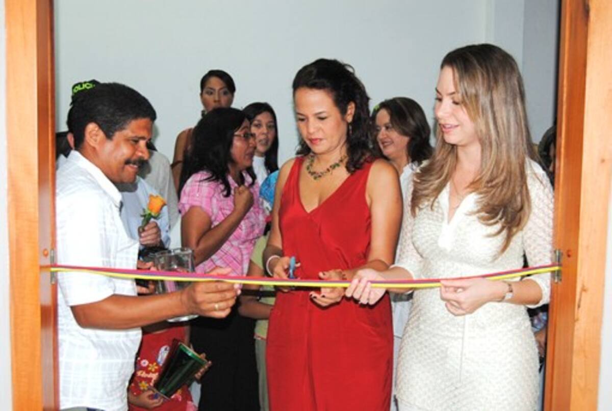 La inauguración de la sede del CRUE estuvo a cargo de la alcaldesa Judith Pinedo, y de la directora del Dadis, Katherine Egea.