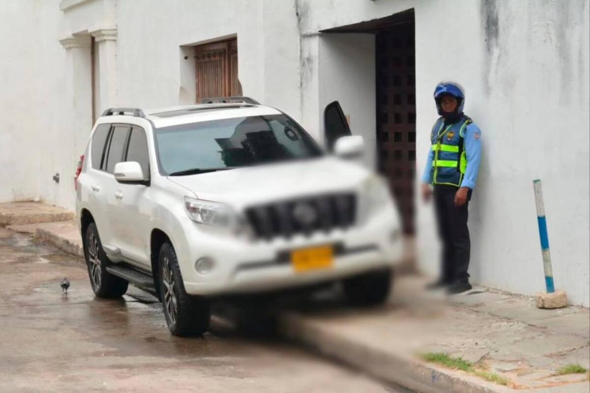 ¡Pilas, parquee bien! Sancionan a 58 conductores por mal parqueo en el Centro