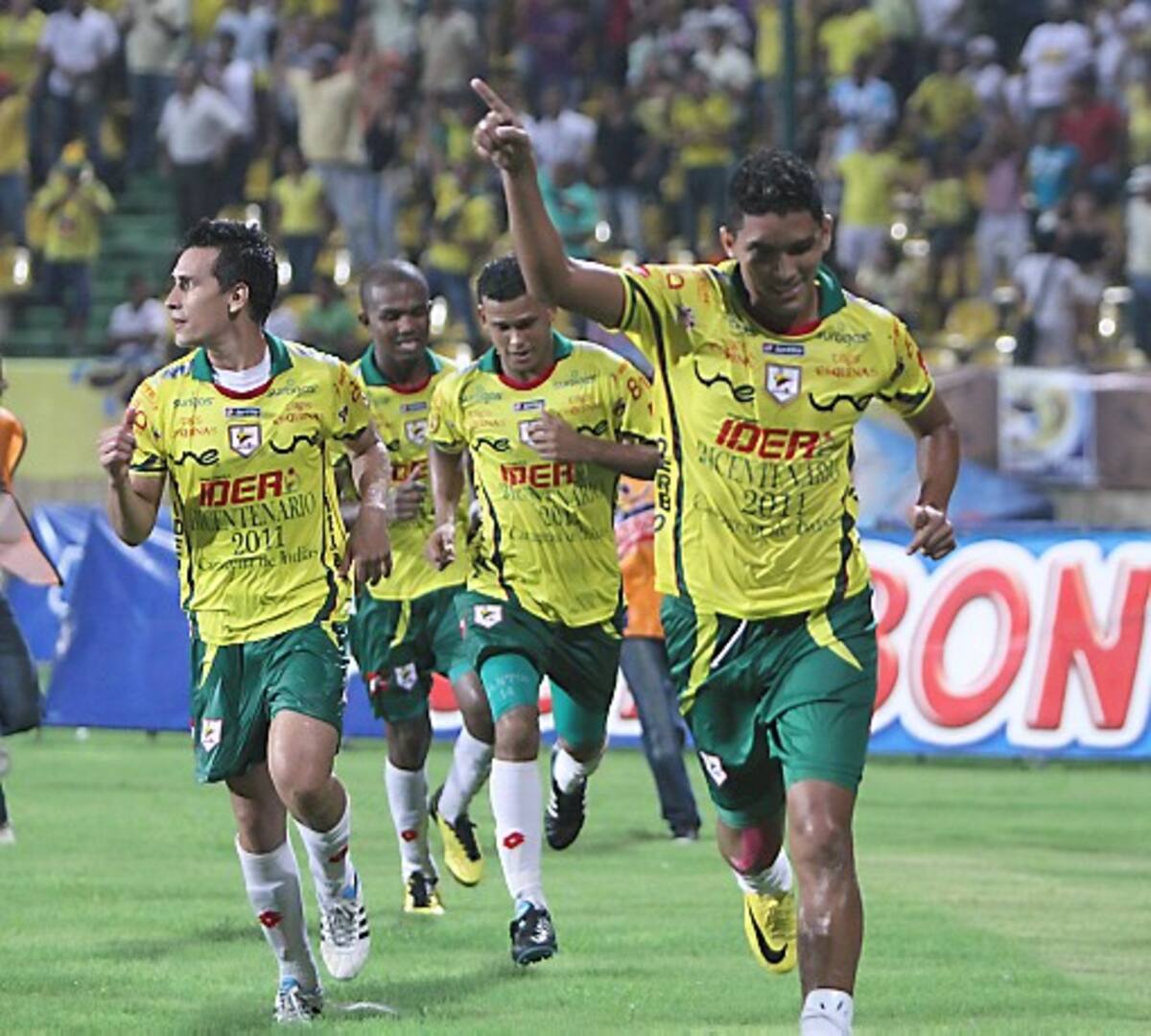 Edwin Aguilar celebra el tanto del empate de Real Cartagena. Oscar Díaz/El Universal