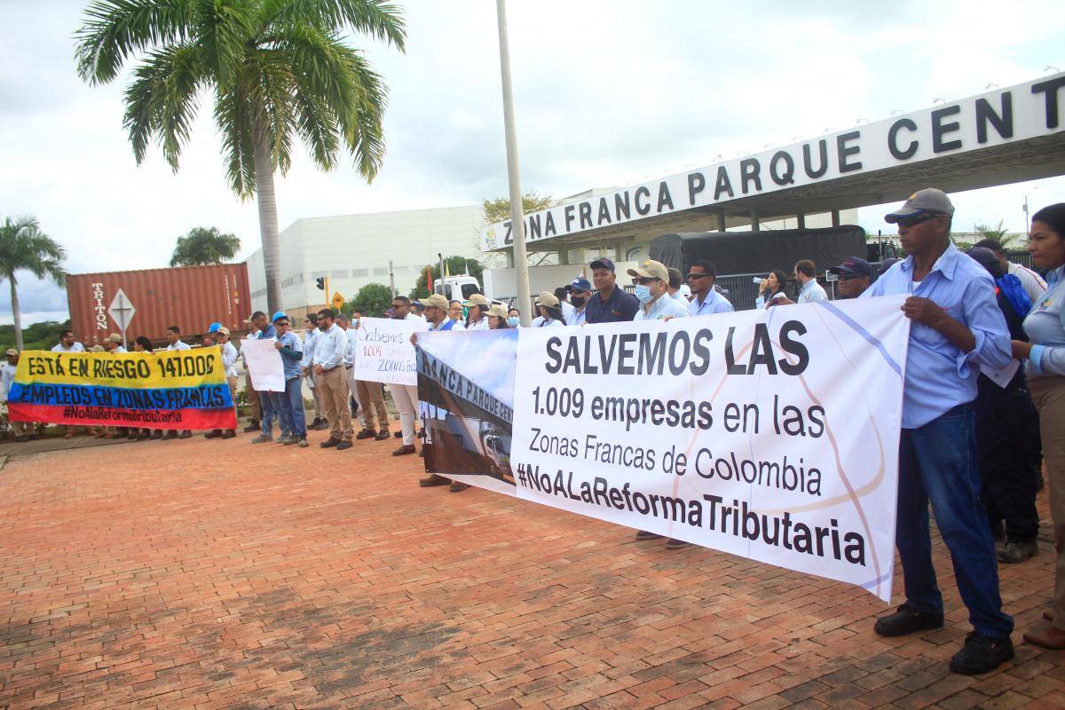 Los cuestionamientos de empleados de zona franca a la reforma tributaria