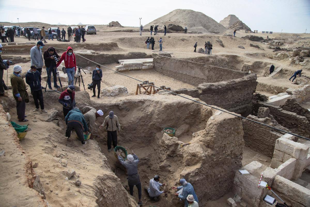 Hallan en Egipto antiguo templo funerario al sur de El Cairo