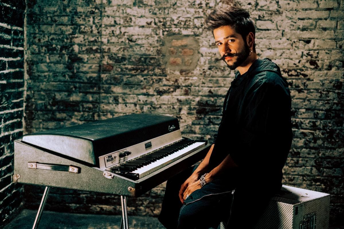 “Mis manos” es la más reciente propuesta musical de Camilo, un álbum artesanal que tiene toda la esencia del cantautor. FOTOS CORTESÍA SONY MUSIC
