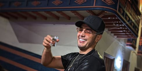 “Pensé que se iba a caer ese ascensor”: cantante vivió angustiante momento durante el sismo