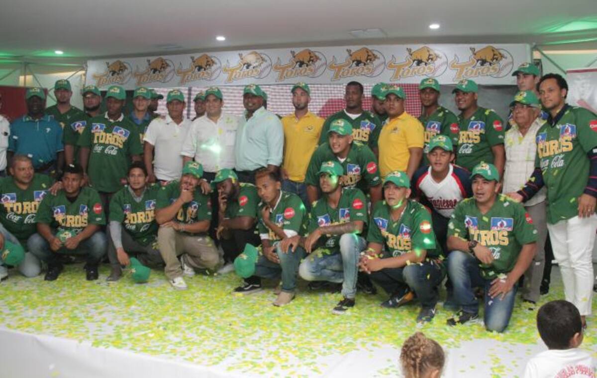Novena Toros de Sincelejo, del manager Eddy Denis, presentada en sociedad de manera oficial en acto celebrado la noche del miércoles. Manuel Santiago Pérez