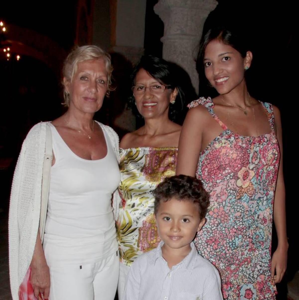 Francase Combot, Stella Peña, Verónica Guerra; delante: Mateo Pallancher. Zenia Valdelamar/El Universal/