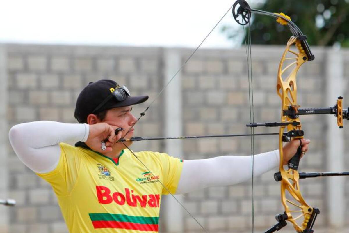 Daniel Muñoz entrega una nueva medalla de oro a Bolívar en arquería