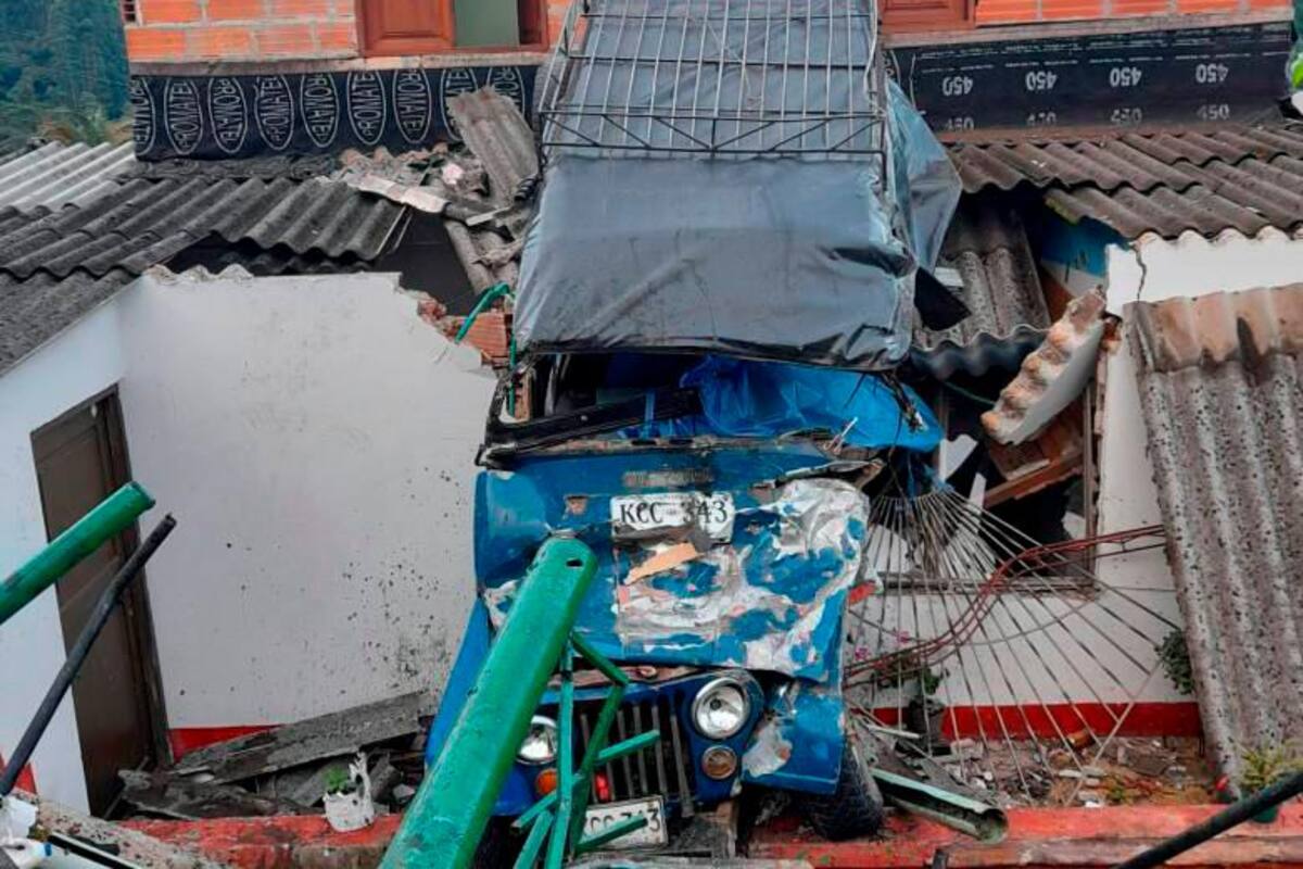 Conductor de campero muere al chocar contra una casa