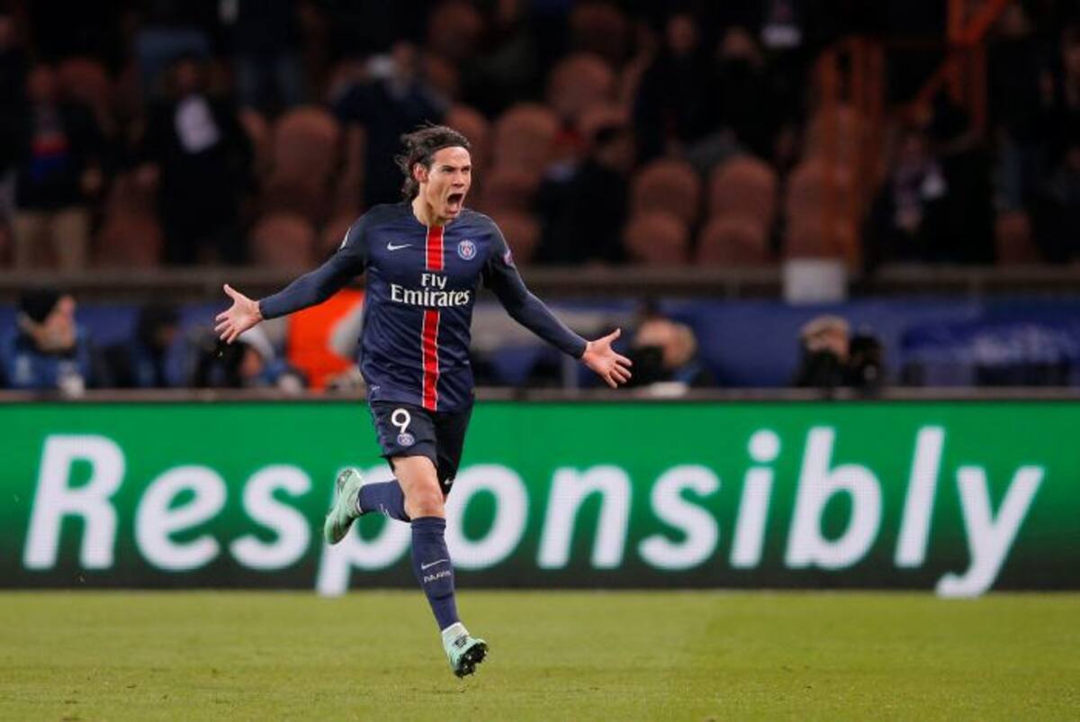 Paris Saint Germain ganó 2-1 con un gol de Cavani. AP Christophe Ena