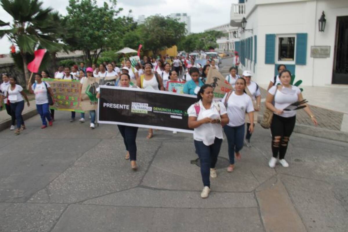 Asistentes a la maratón contra el trabajo infantil en el Centro Histórico. Luis Aparicio// El Universal.