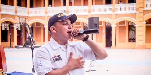 El marino cartagenero que le canta a la institución con ritmos urbanos