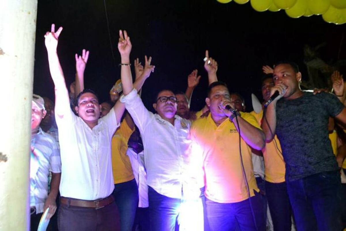 César Anaya, candidato a la Alcaldía de Cartagena, durante el cierre de campaña. El Universal
