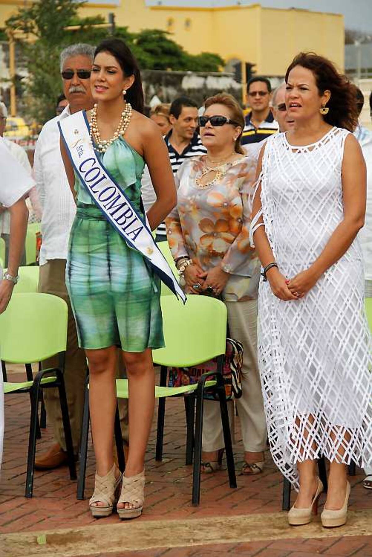 La Señorita Colombia, Catalina Robayo, y la alcaldesa Judith Pinedo. ÓSCAR DÍAZ – EL UNIVERSAL