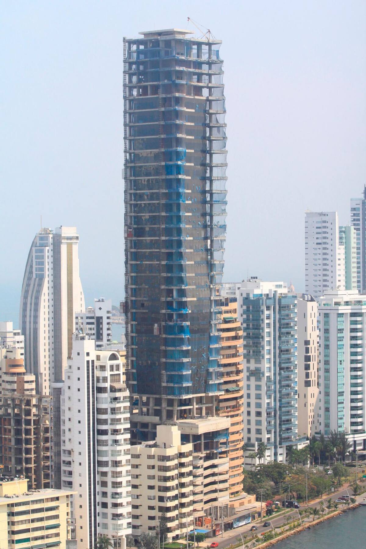 Torre de apartamentos en Bocagrande. //Julio Castaño Beltrán- El Universal.