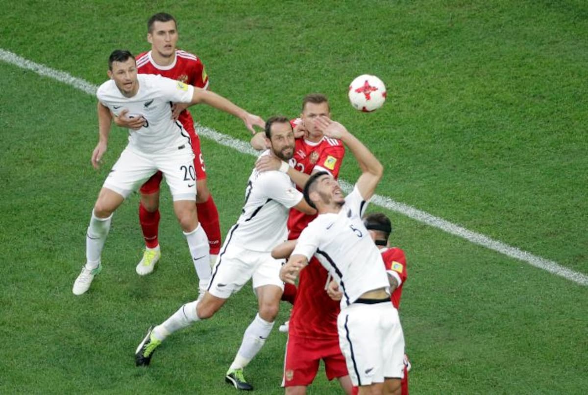 Rusia puso en marcha la Copa Confederaciones de la que es anfitriona consiguiendo este sábado anotar 2-0 sobre una débil Nueva Zelanda.