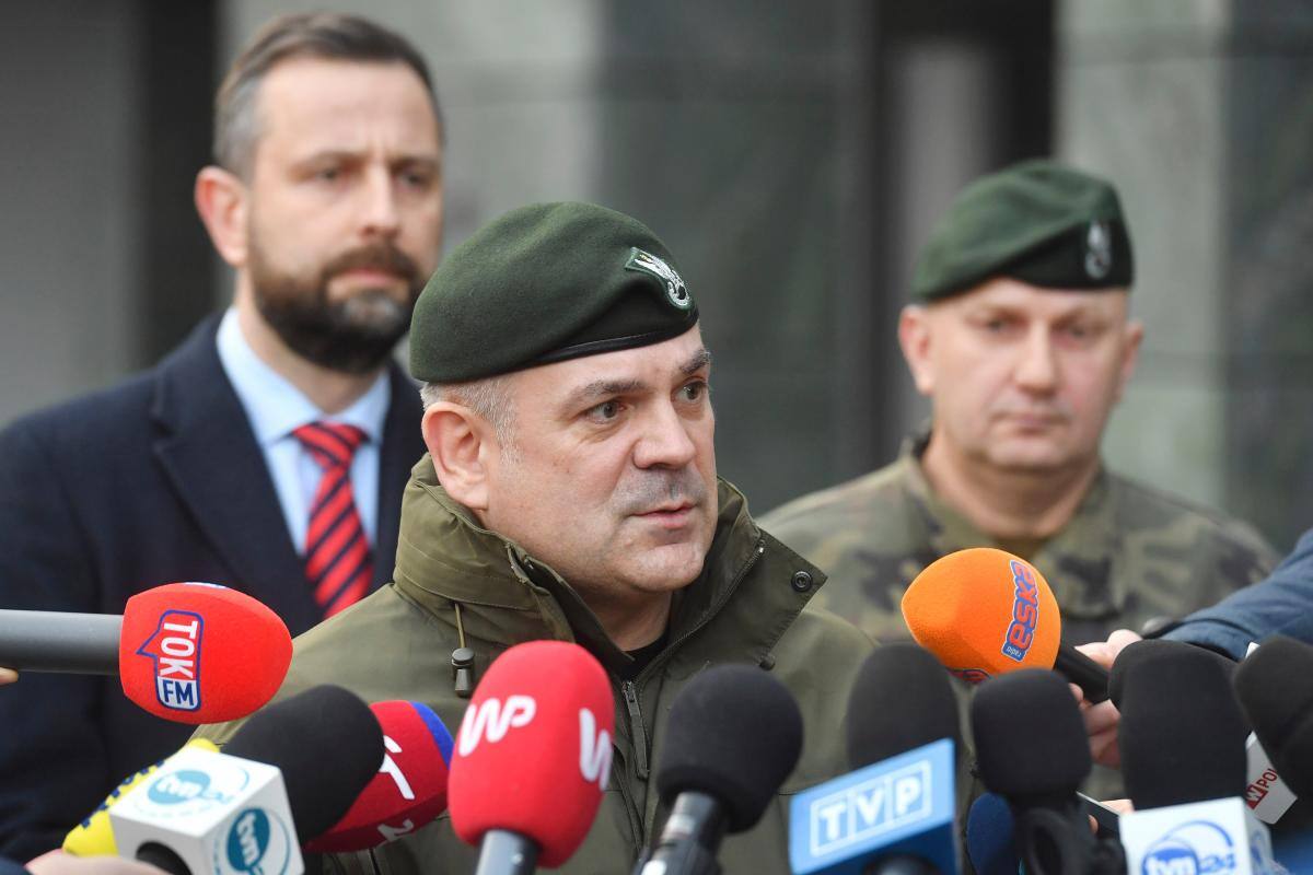 Polonia dice que misil ruso ingresó a su espacio aéreo y después salió