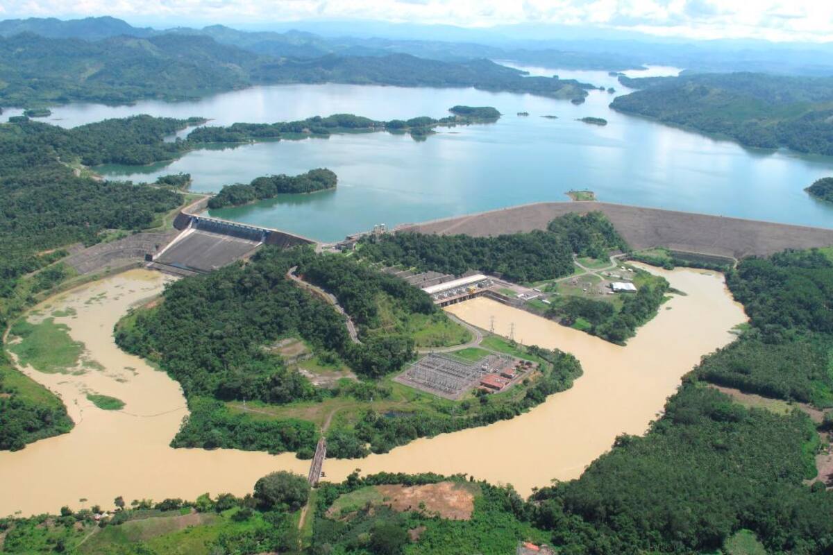 Urrá le apuesta a paneles solares flotantes