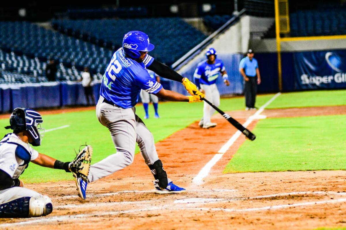 Béisbol Profesional: Gran victoria de Vaqueros ante Leones en Barranquilla
