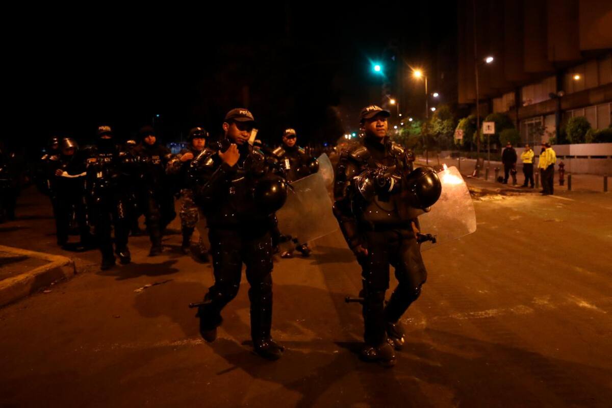 Presidente de Ecuador saca al ejército a las calles ante protestas