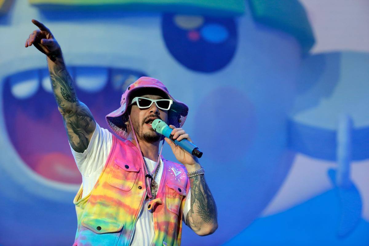 ¡J Balvin es el artista latino con más números 1 en Billboard!