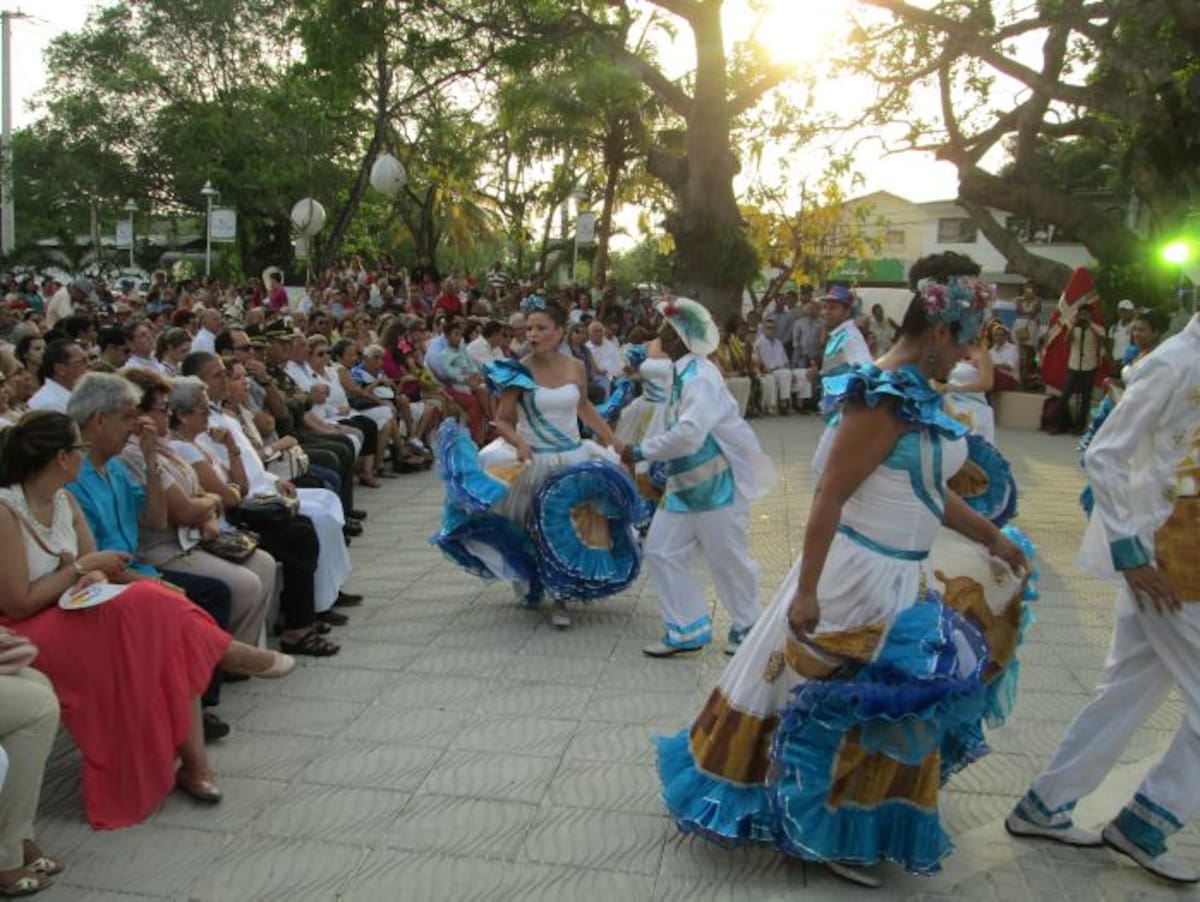 El grupo folclórico Palengua, de la Institución Universitaria Bellas Artes y Ciencias de Bolívar, hizo una excelente presentación. PEDRO TORRES, EL UNIVERSAL