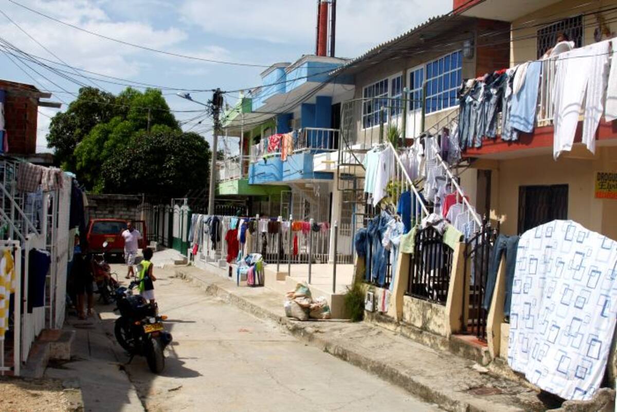 Una imagen repetitiva en toda esta zona, fue la de la ropa recién lavada y colgada en los balcones, terrazas, rejas y ventanas de las casas. DAGOBERTO CABARCAS
