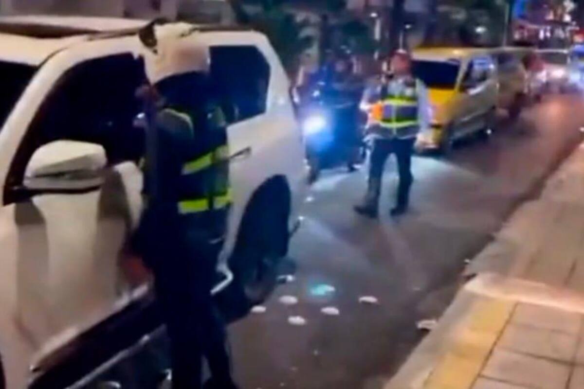 Video: conductor en estado de embriaguez casi atropella a director de tránsito