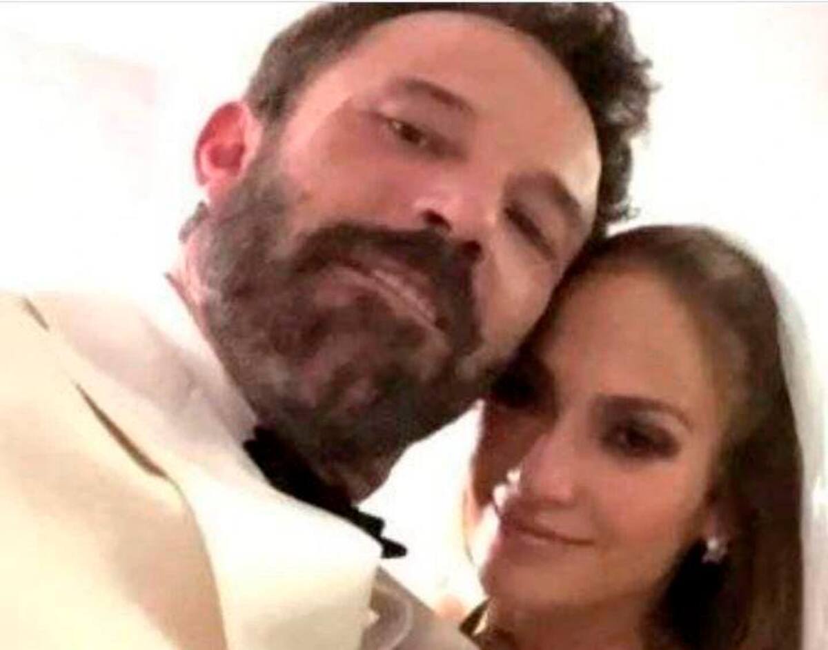 Jennifer López y Ben Affleck en su boda secreta.//Colprensa.