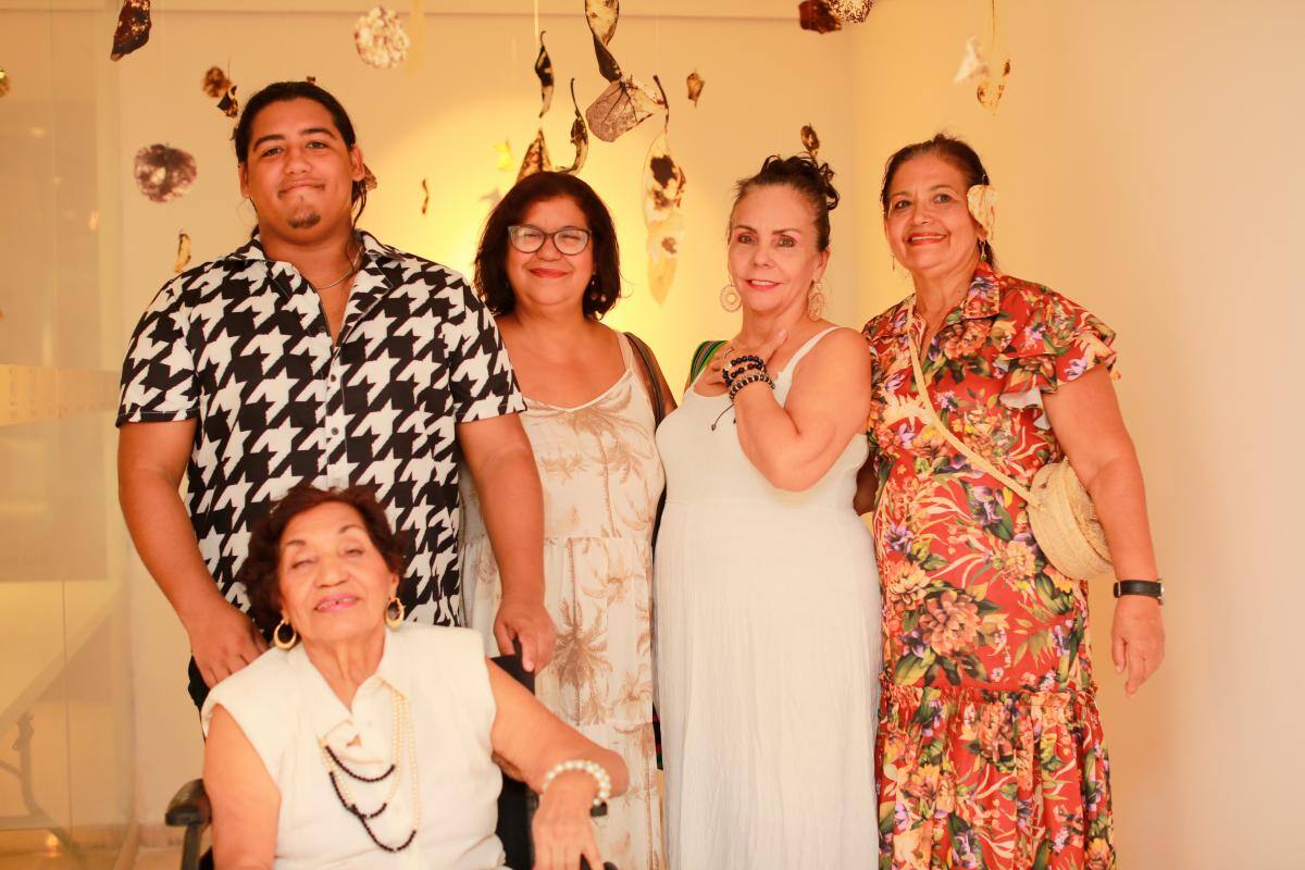 Héctor Augusto Mora, Rosana Lombana, Isabel Muñoz, Isabel Castelar y Tarsila Ochoa.