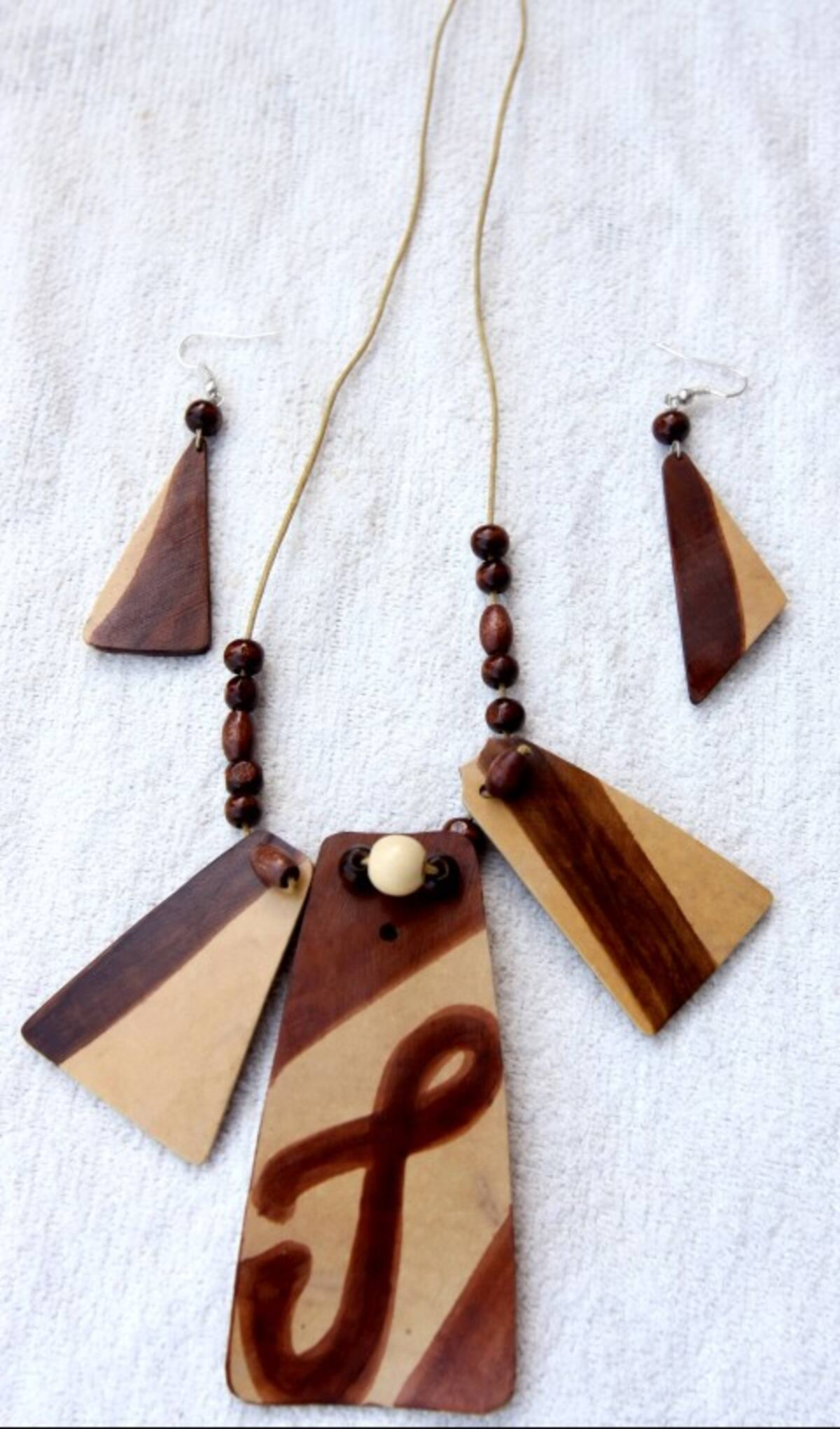 Collar, de Miguel Jurado. Precio: entre $10.000 y 15.000